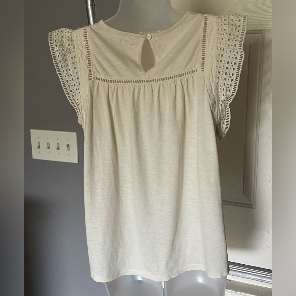 LOFT 100% Cotton Cream Eyelet Lace Bib Cap Sleeve Cotton Top - Size M - Picture 4 of 9